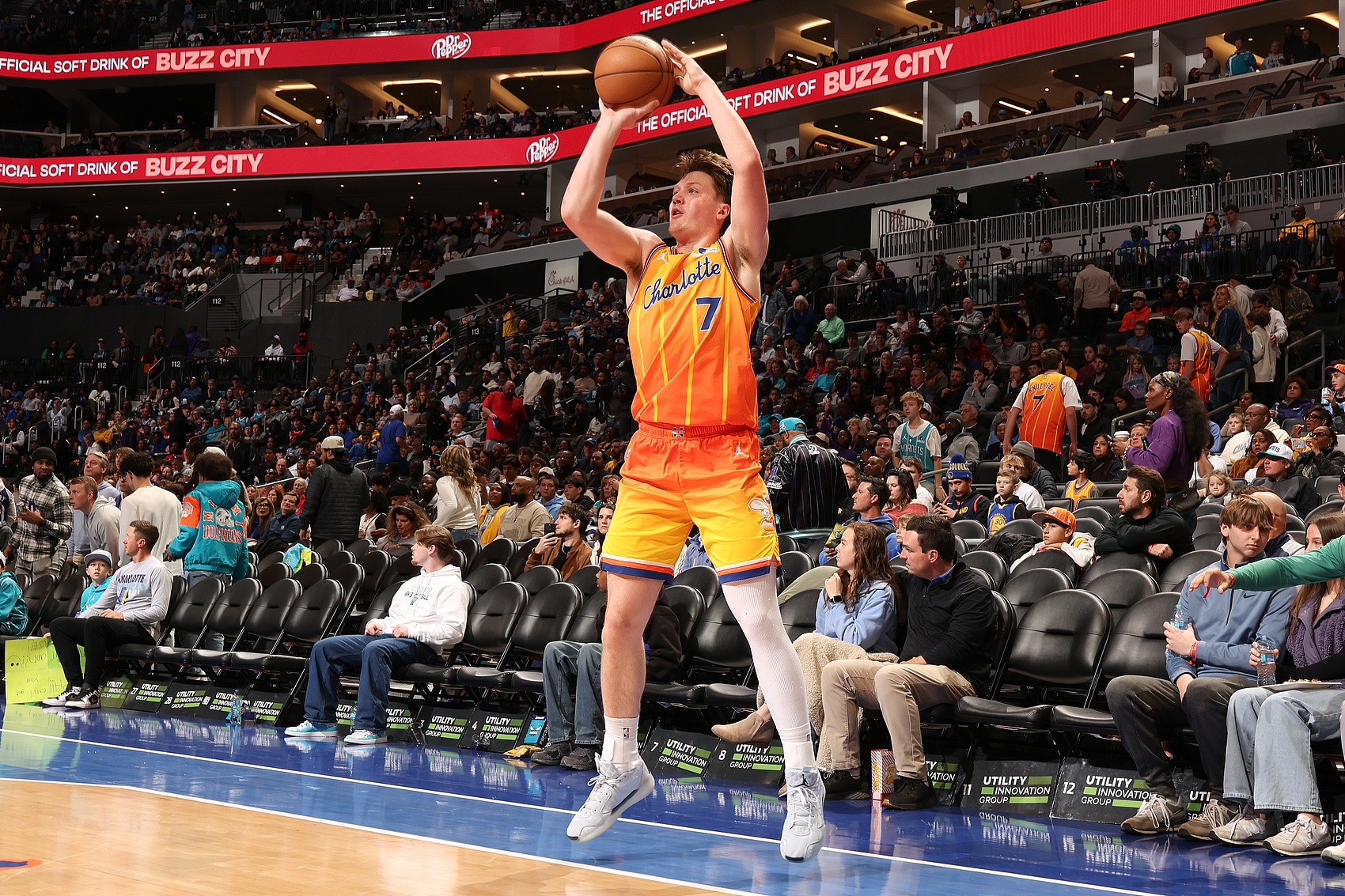 Kaiyun开云官方网站中国登录-【菜鸟】克尼佩尔19分7板4助 双向西塞10分13板3帽 科沃德17分2帽